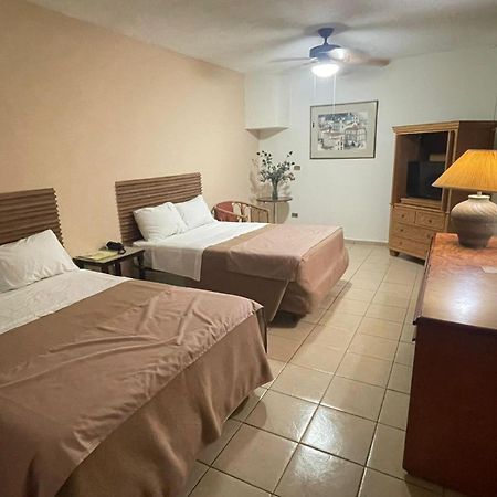 Hotel El Dorado Sabinas Екстер'єр фото
