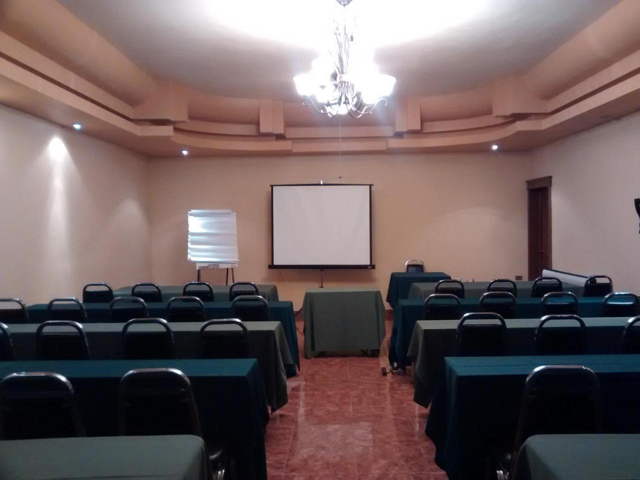 Hotel El Dorado Sabinas Екстер'єр фото