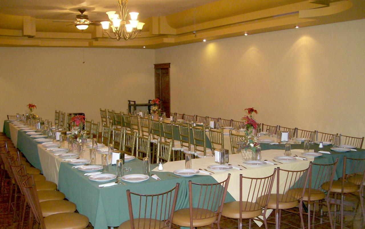 Hotel El Dorado Sabinas Екстер'єр фото