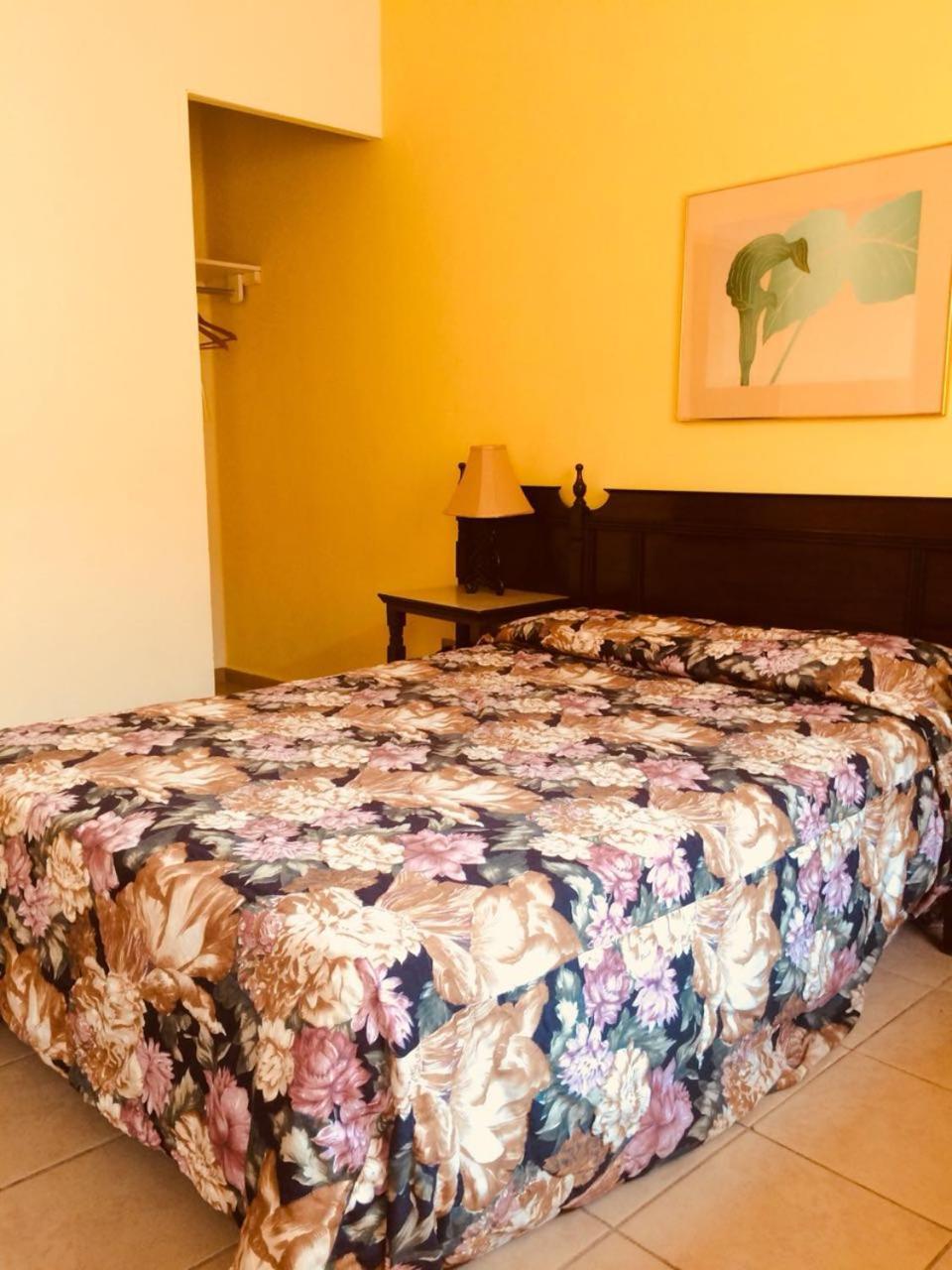 Hotel El Dorado Sabinas Екстер'єр фото
